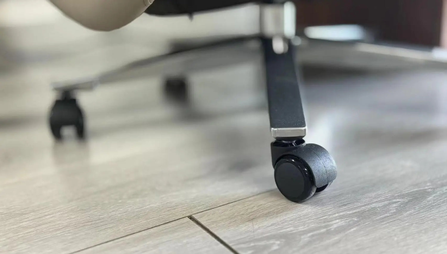 How to Clean Office Chair Wheels? EMIAH Store